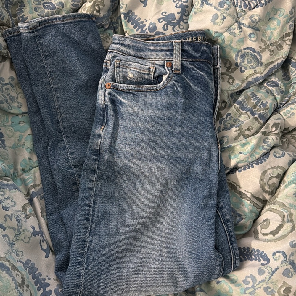 American Eagle Mom Jeans Size 4